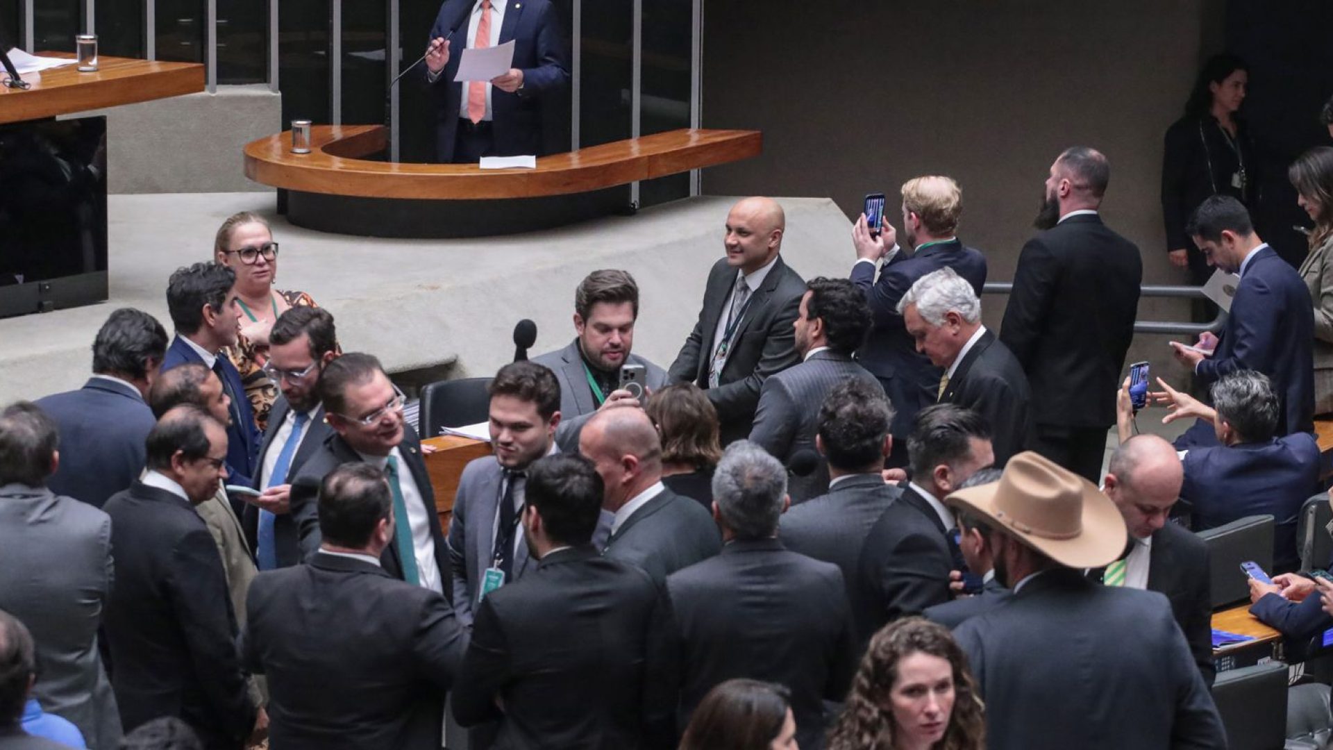 PL da Dosimetria beneficia criminosos comuns, dizem especialistas