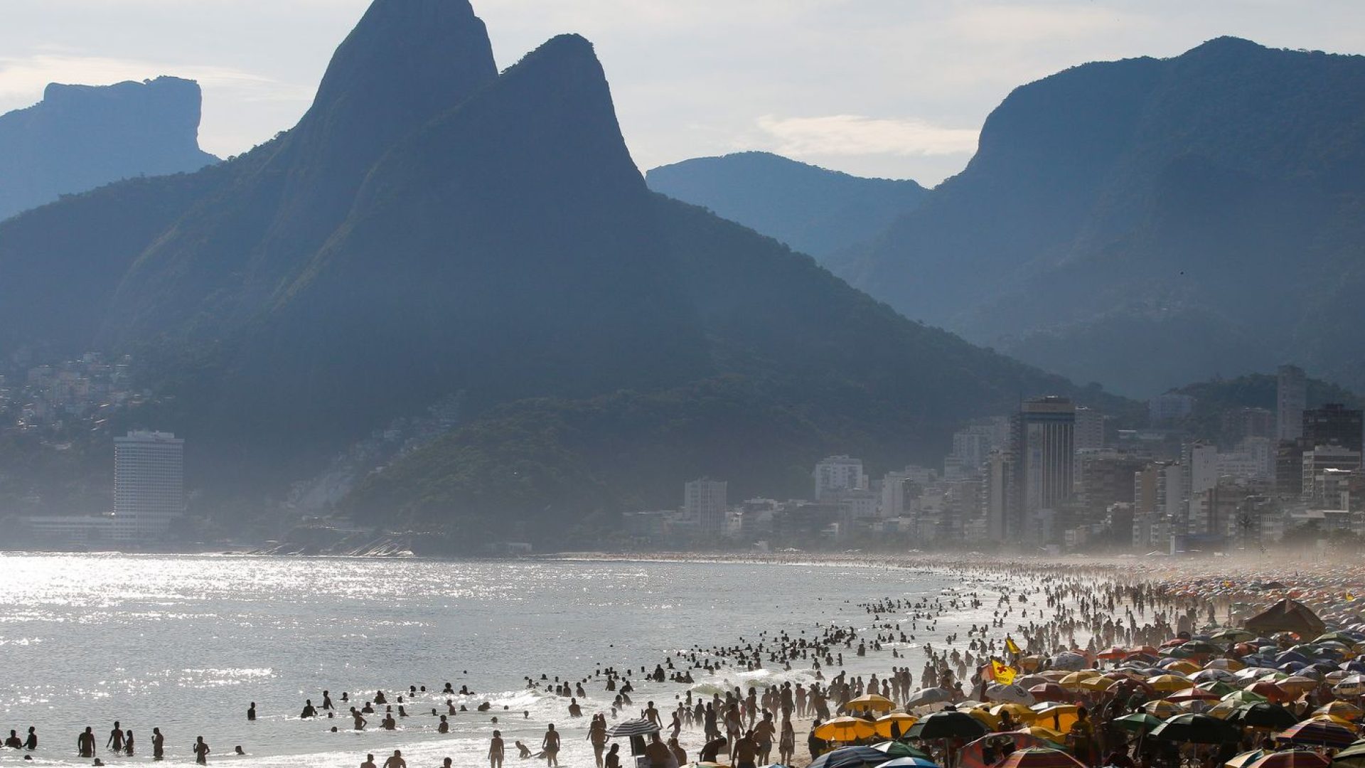 Turismo brasileiro tem faturamento recorde de R$ 185 bi em 2025