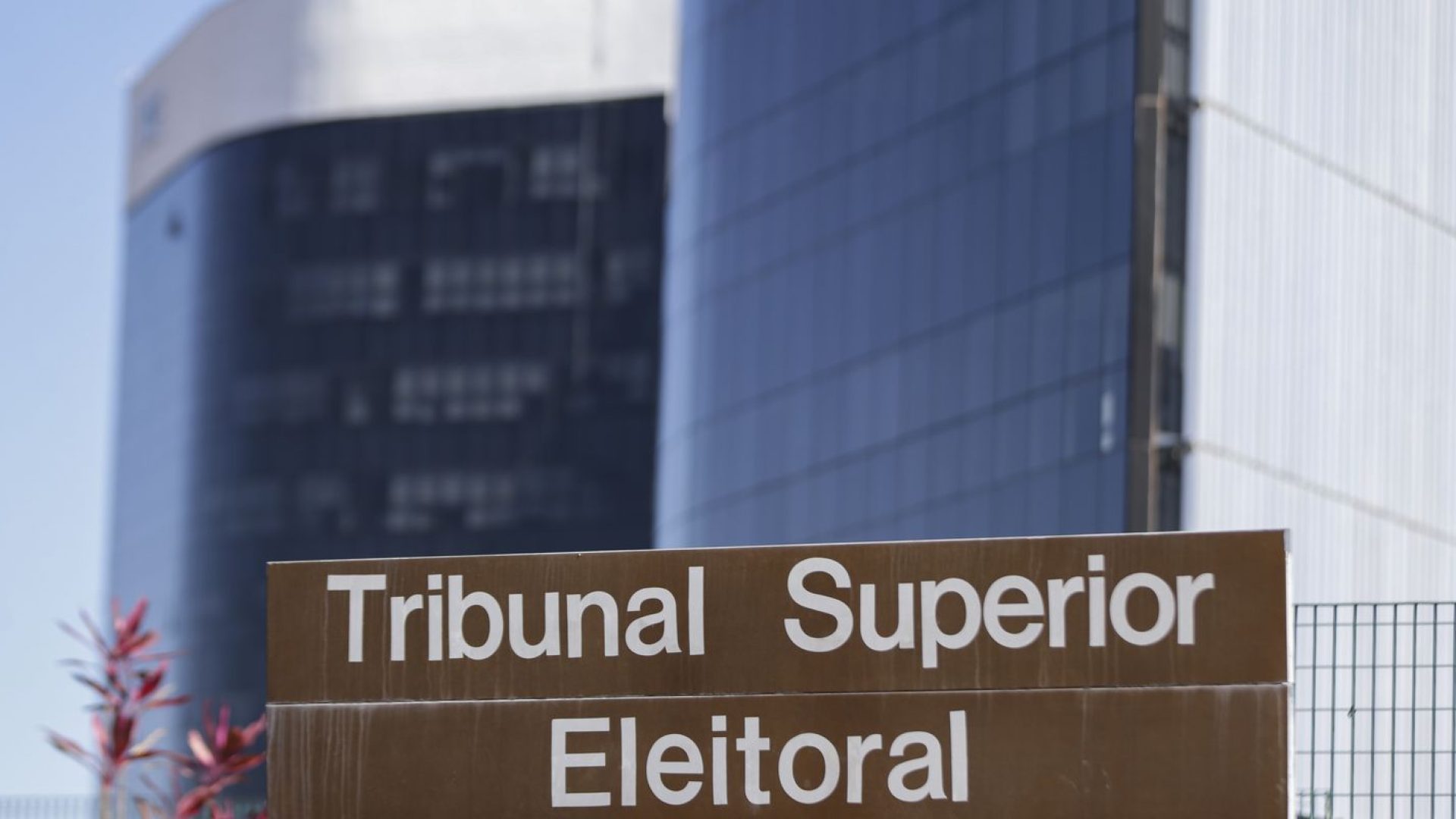 TSE julga hoje processo que pede cassação do governador do Rio