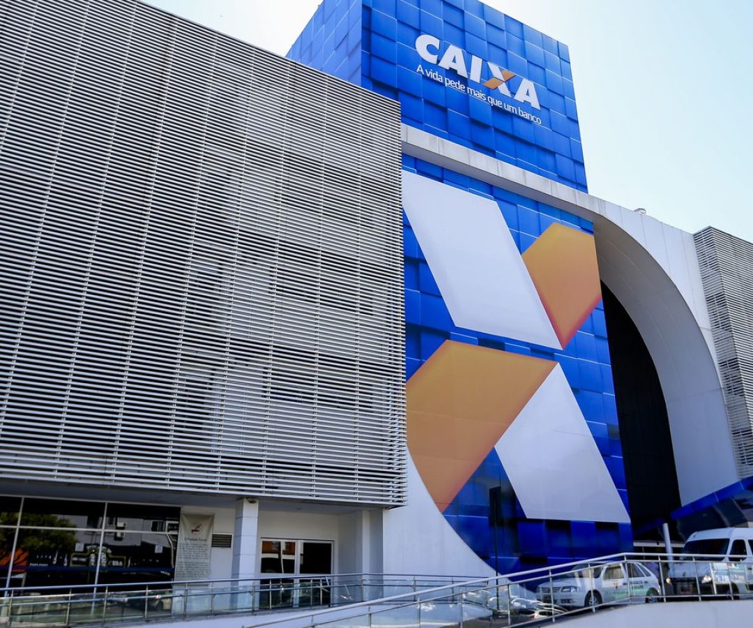 Caixa e BB liberam abono salarial para nascidos em maio e junho