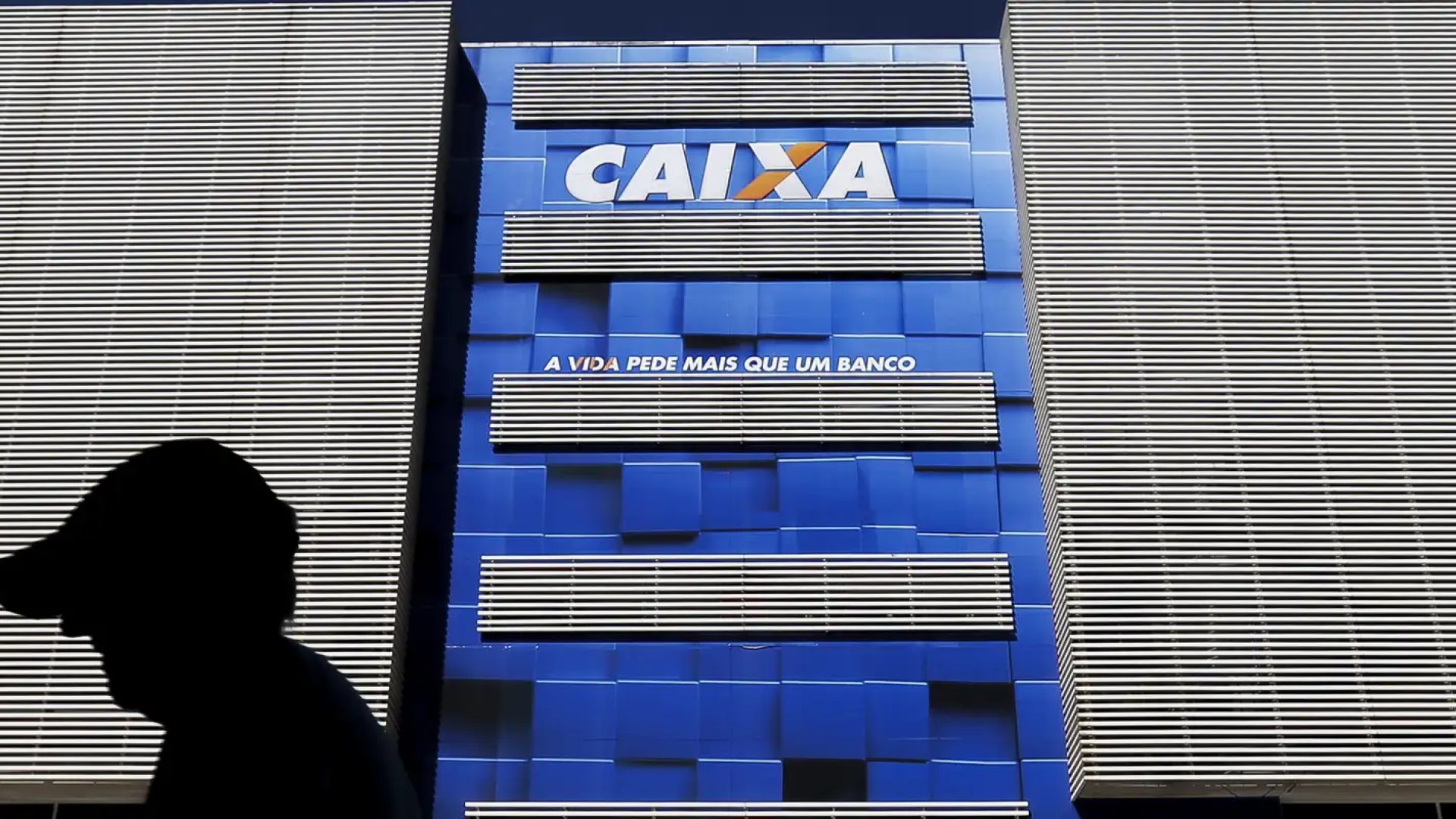 Lucro da Caixa cai 34% no primeiro trimestre com novas regras do BC