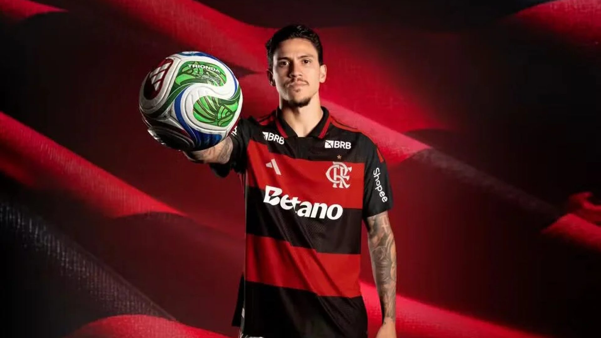 Flamengo lança novo uniforme para a temporada de 2026