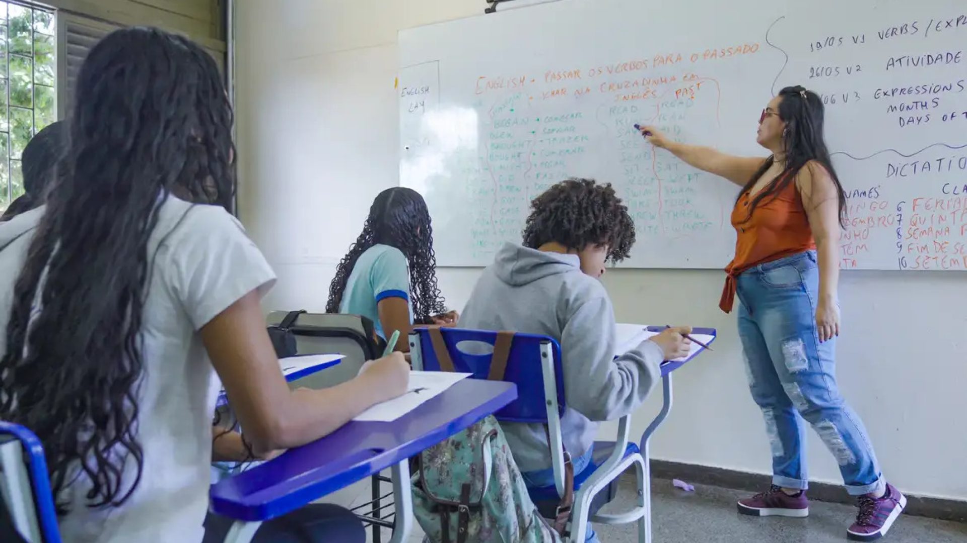 PND ajuda a contratar mais de 10 mil professores em 2025