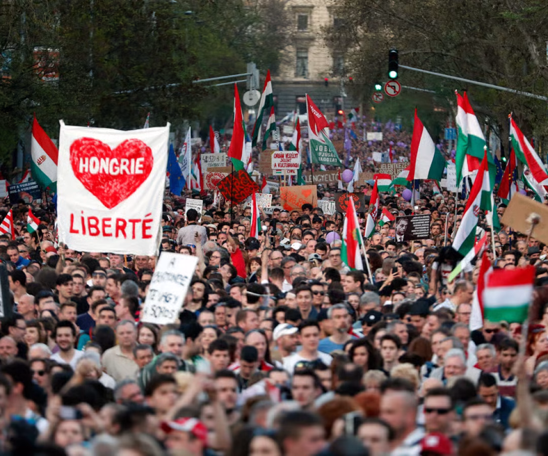 prostesto-contra-orban-hungria.avif.avif