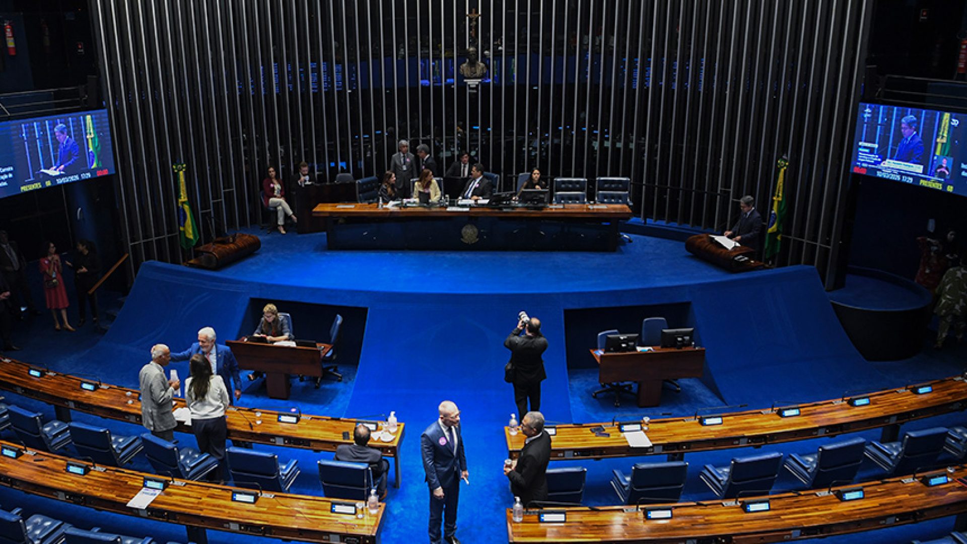 Senado aprova realização de sessão de debates temáticos e sessões especiais — Senado Notícias