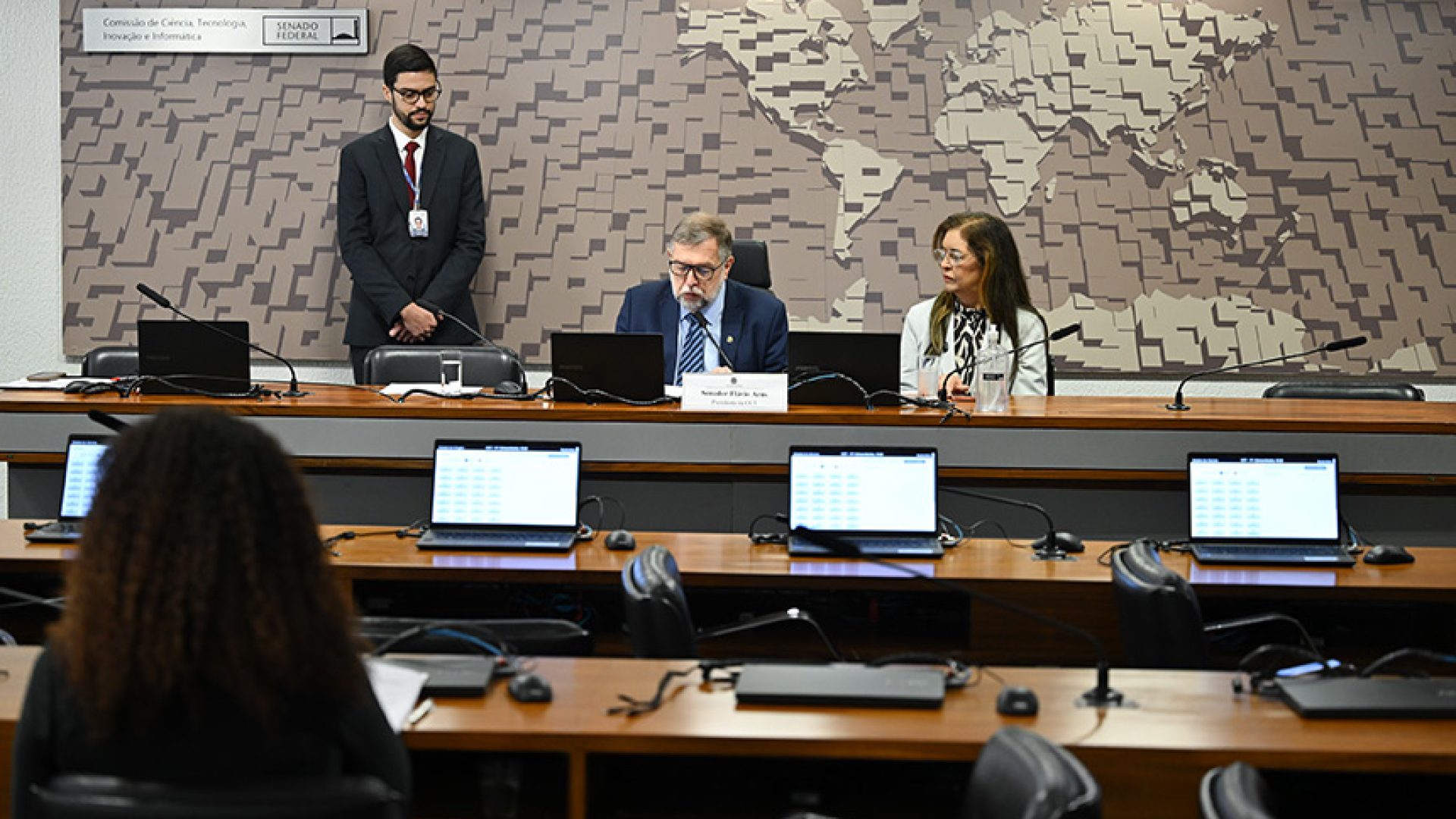 CCT aprova 39 outorgas de emissoras de rádio e TV — Senado Notícias