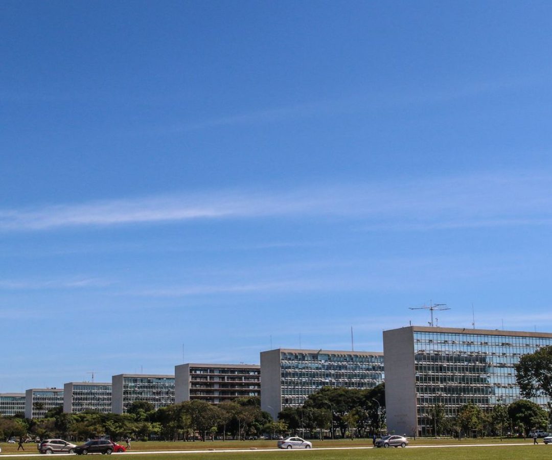 TCU suspende exigência de governo buscar centro da meta fiscal em 2025