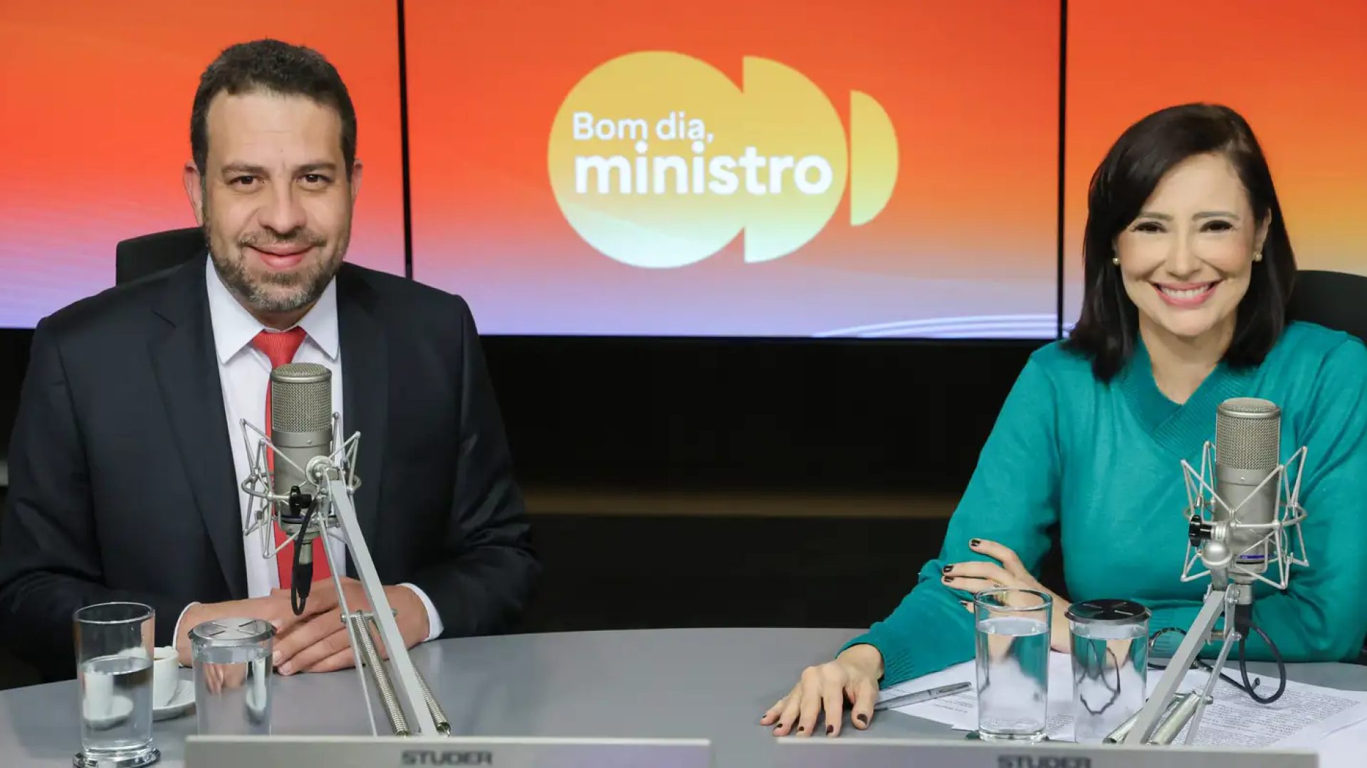 Fim da escala 6x1 pode ter transição para micro e pequenas empresas