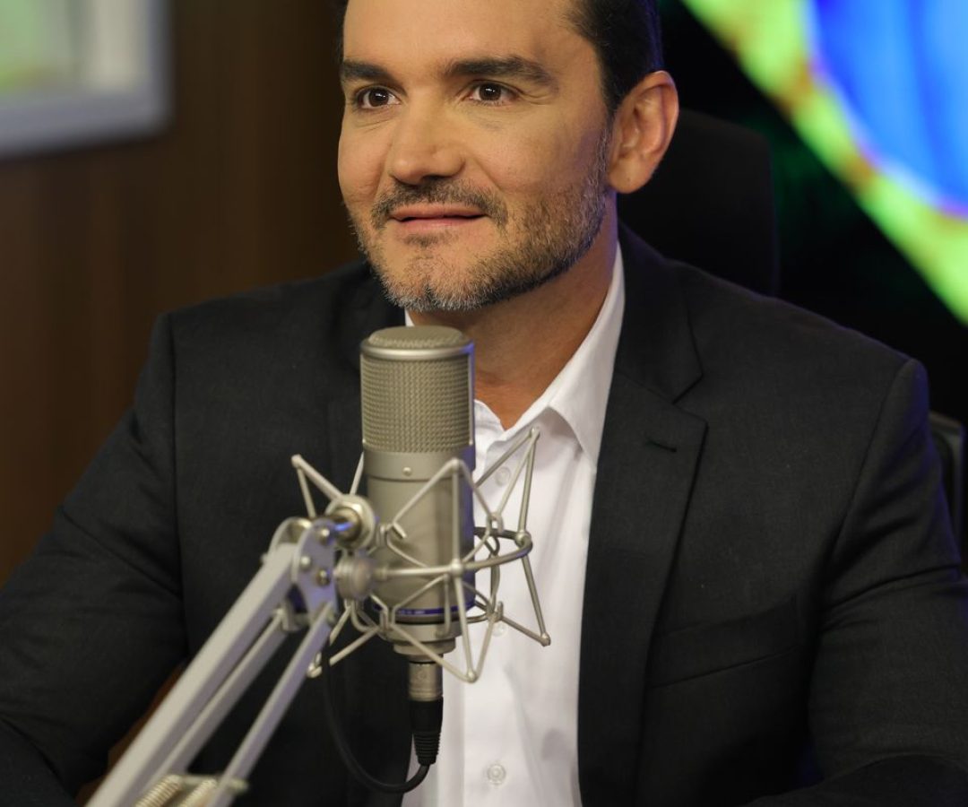 União Brasil decide expulsar ministro Celso Sabino da legenda