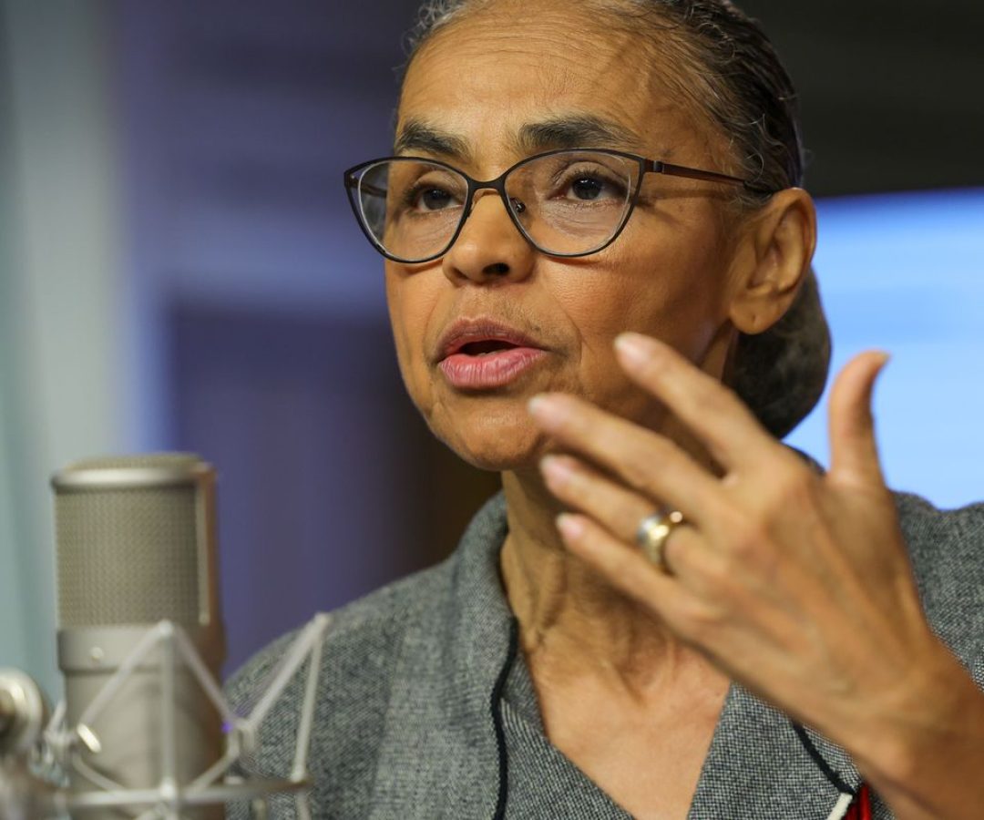 Marina Silva sofre fratura em vértebra lombar