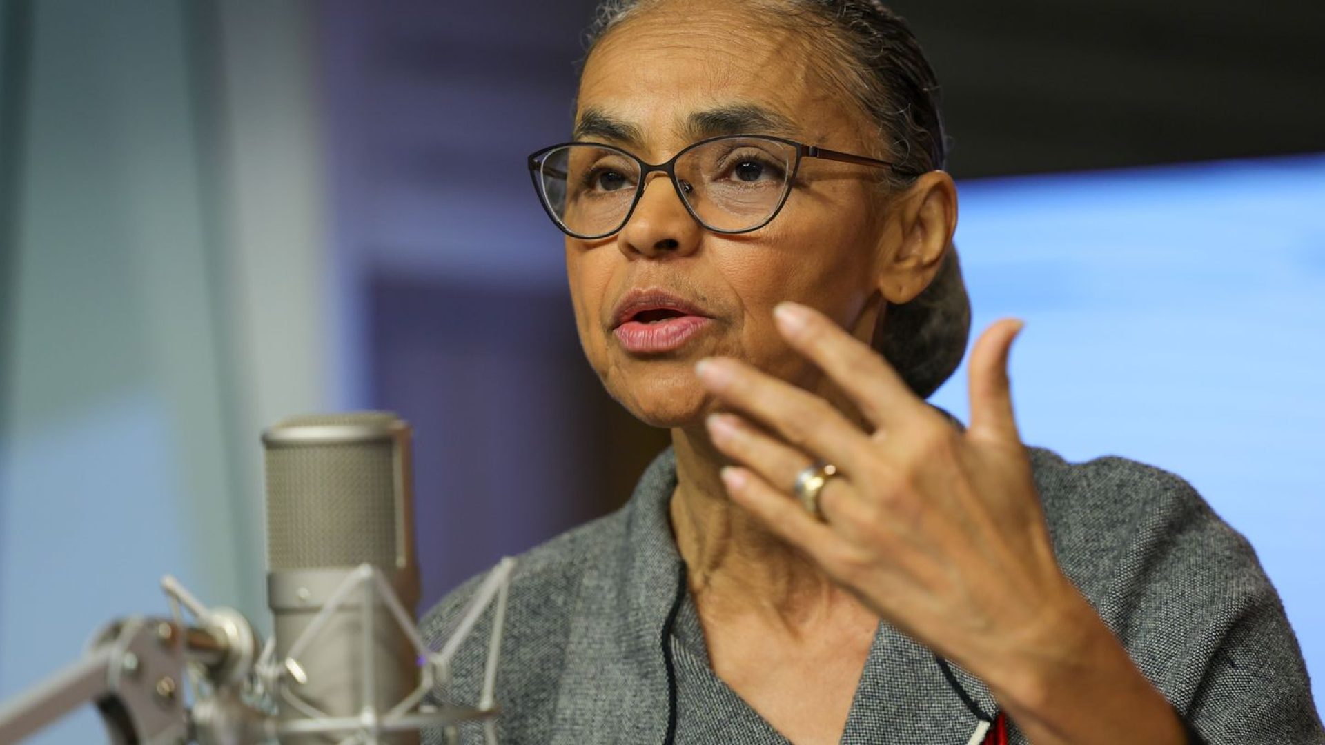 Marina Silva sofre fratura em vértebra lombar