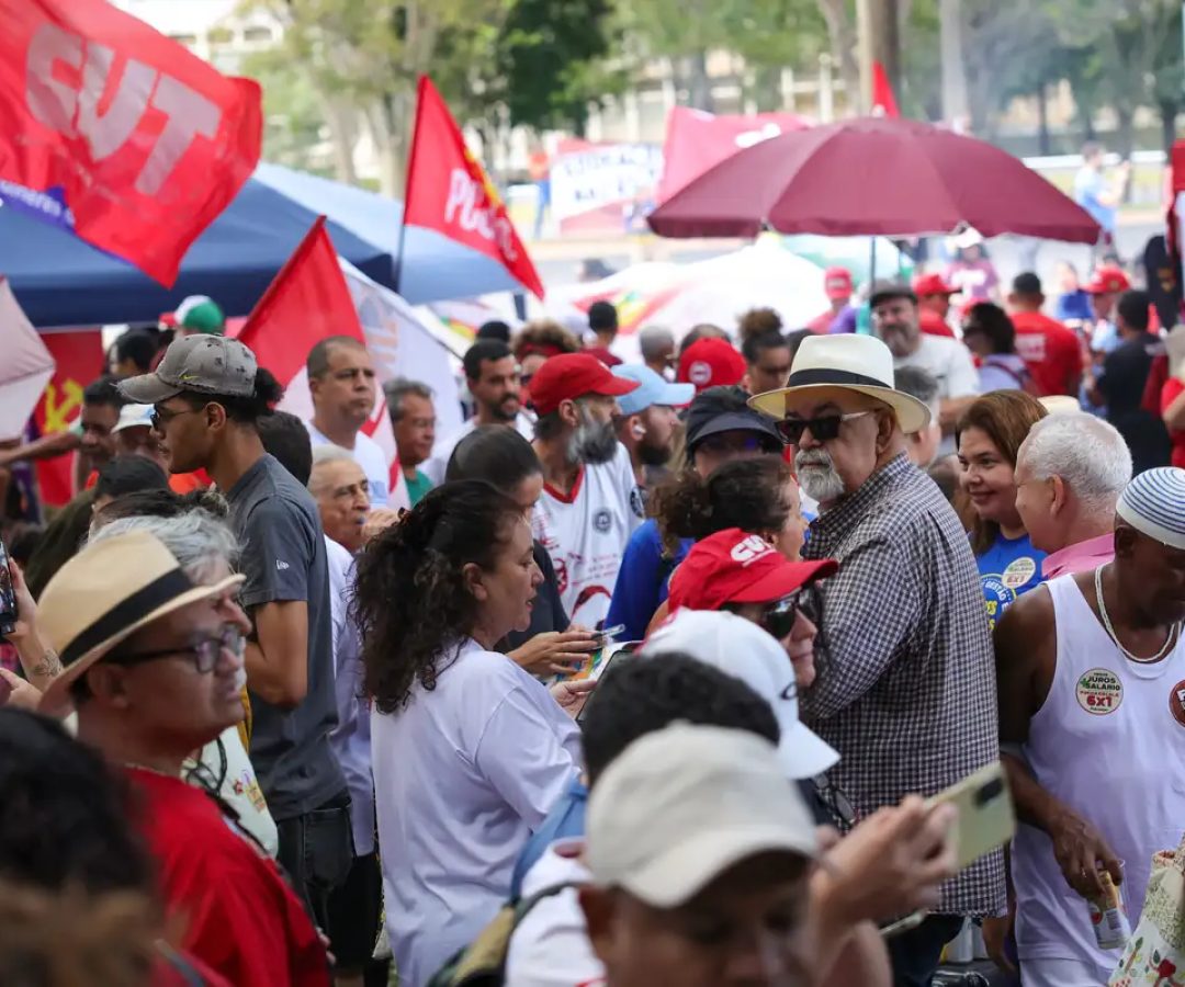 Sindicatos realizam ato pelo direito ao descanso e fim da escala 6x1