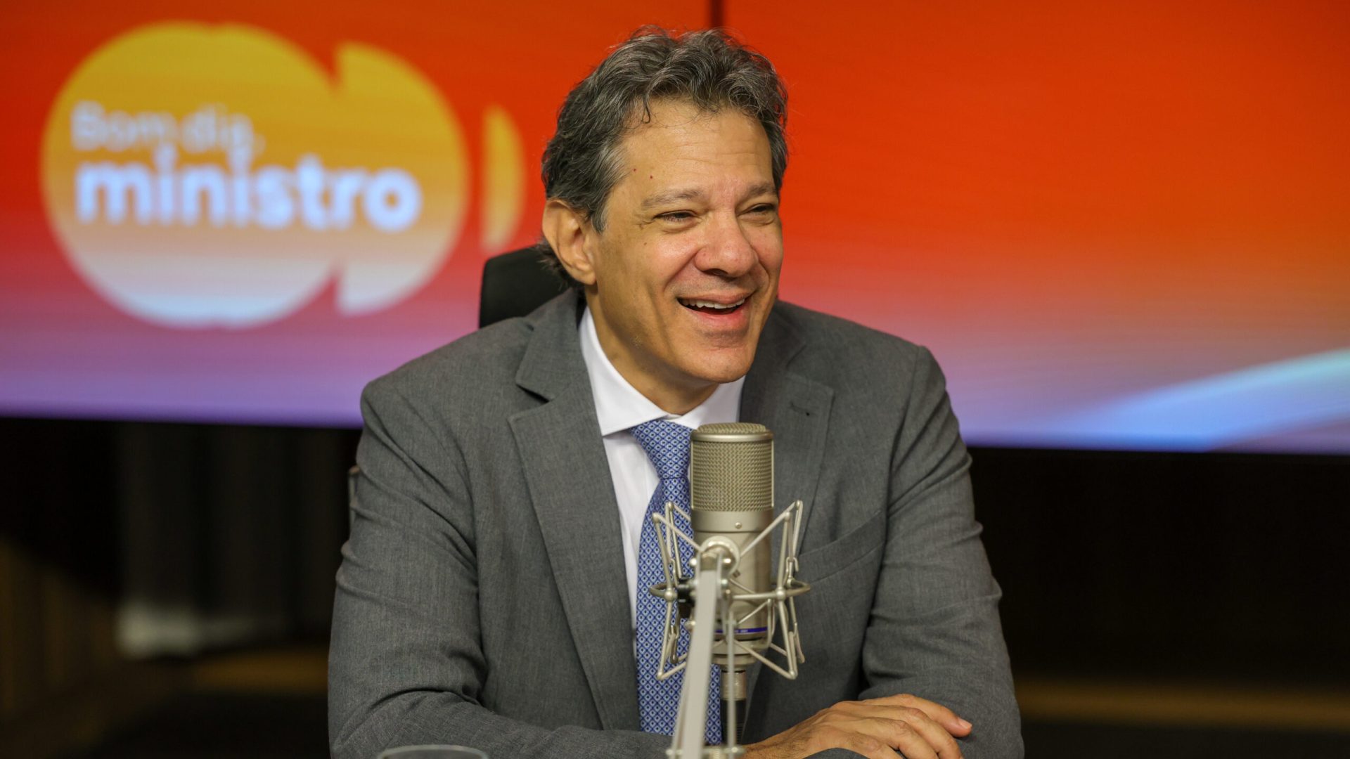 Tarifa zero volta ao debate: governo avalia transporte público gratuito em todo o país