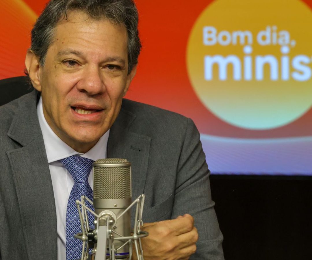 Tarifaço prejudicou mais que beneficiou população dos EUA, diz Haddad