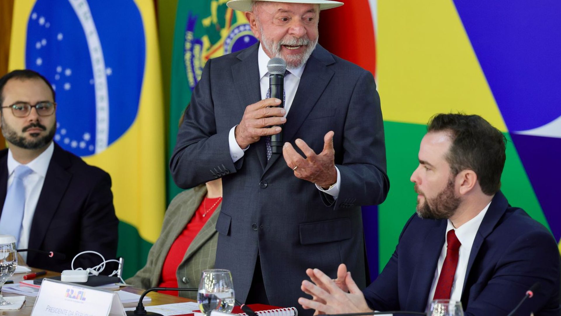 Lula: Desenrola Brasil ajudará população a "tirar corda do pescoço"