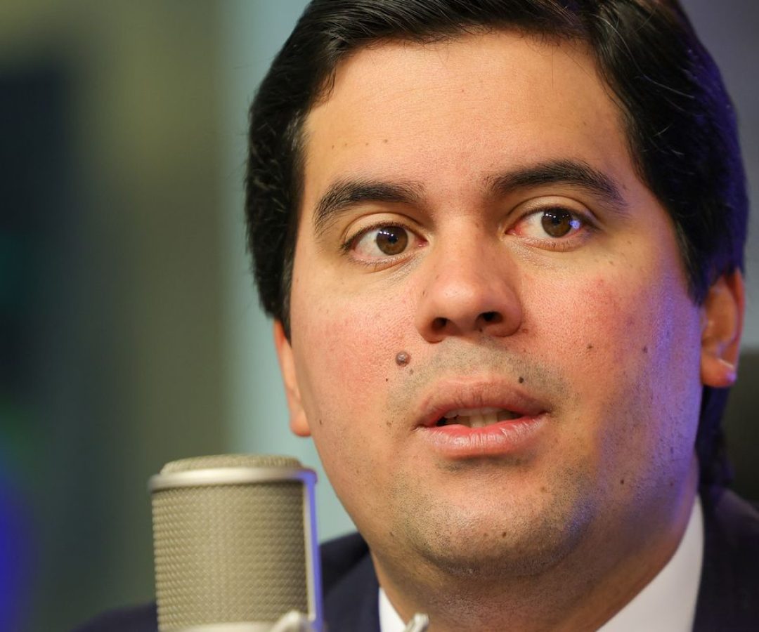 Partidos punem ministros do Esporte e Turismo por desobediência