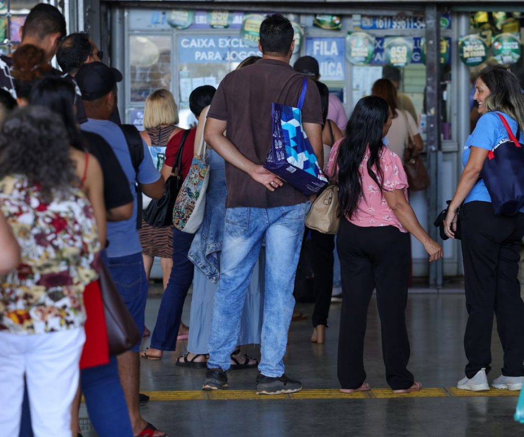 Mega-Sena acumula e prêmio principal vai para R$ 7,5 milhões