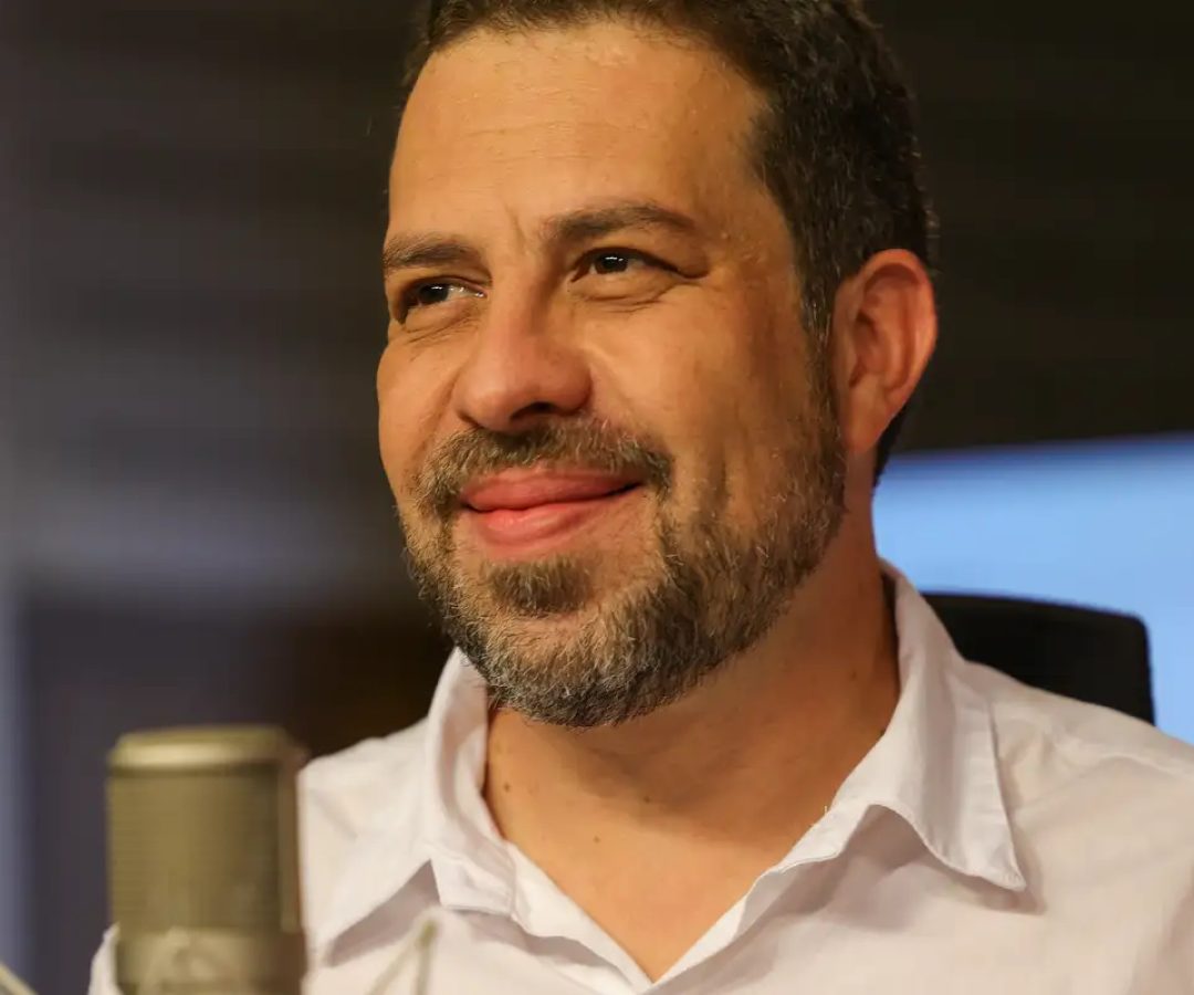 Na Mesa com Datena recebe o ministro Guilherme Boulos nesta terça