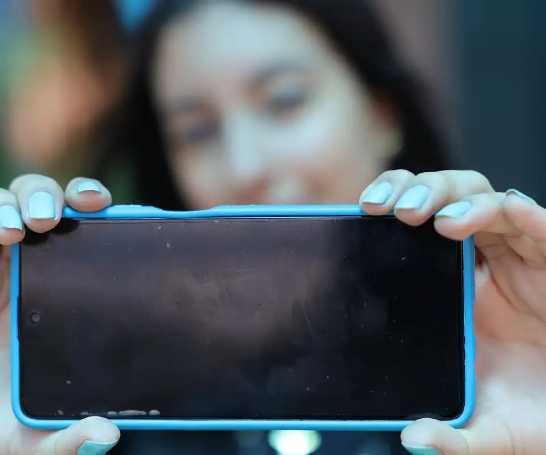 Espanha vai proibir acesso às redes sociais para menores de 16 anos