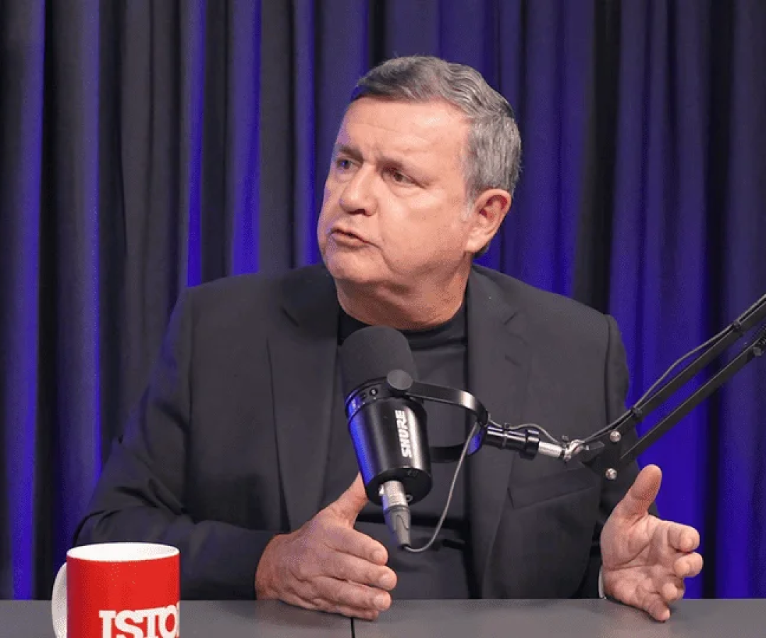 Vittorio Danesi, CEO da Simpress, em participação no Dinheiro Entrevista; notebook; computador