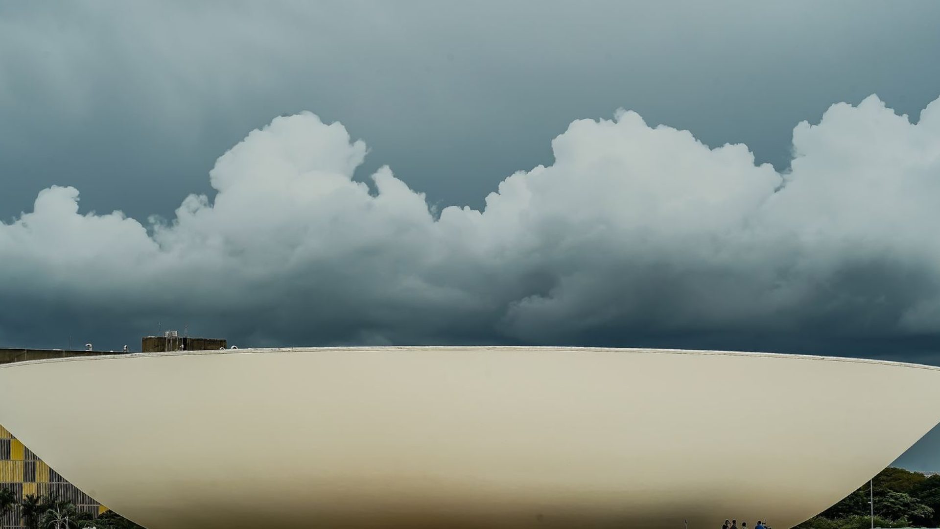 Deputados pedem investigação federal sobre megaoperação no Rio