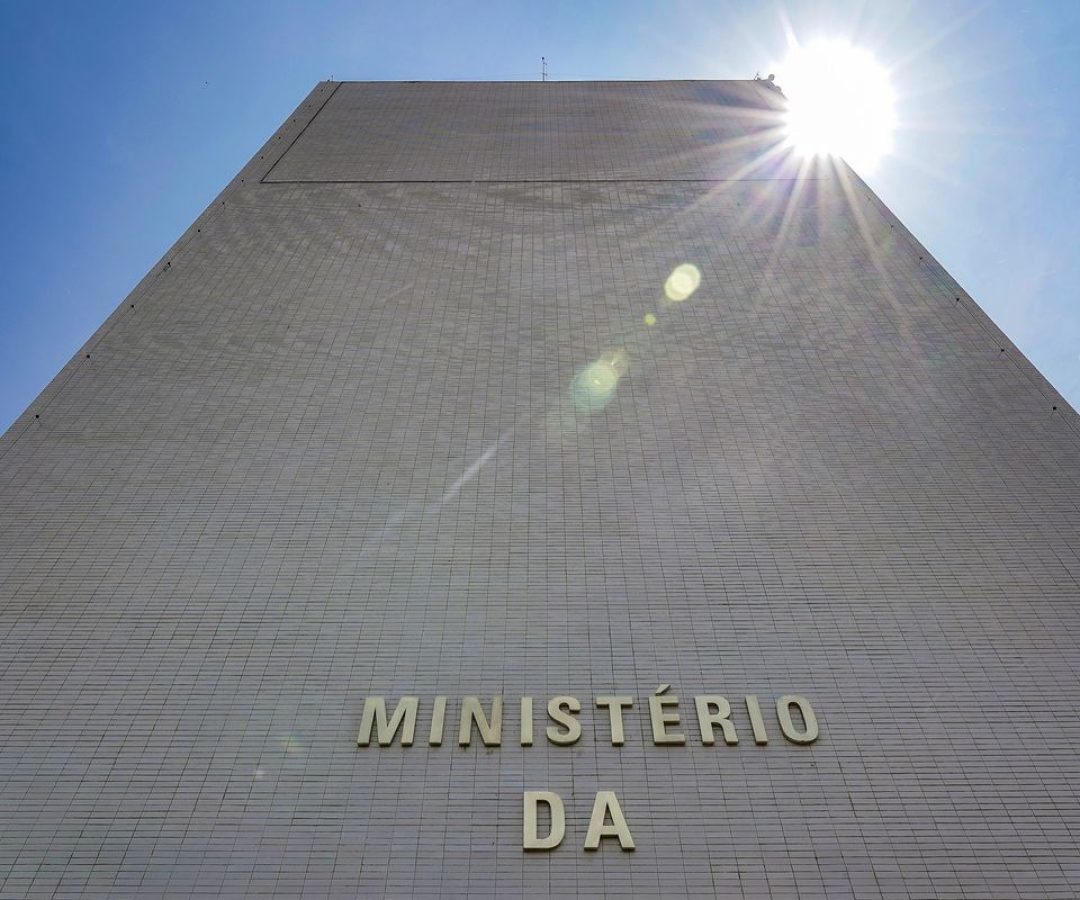Governo prevê arrecadar R$ 4,4 bi com taxação de fintechs, bets e JCP