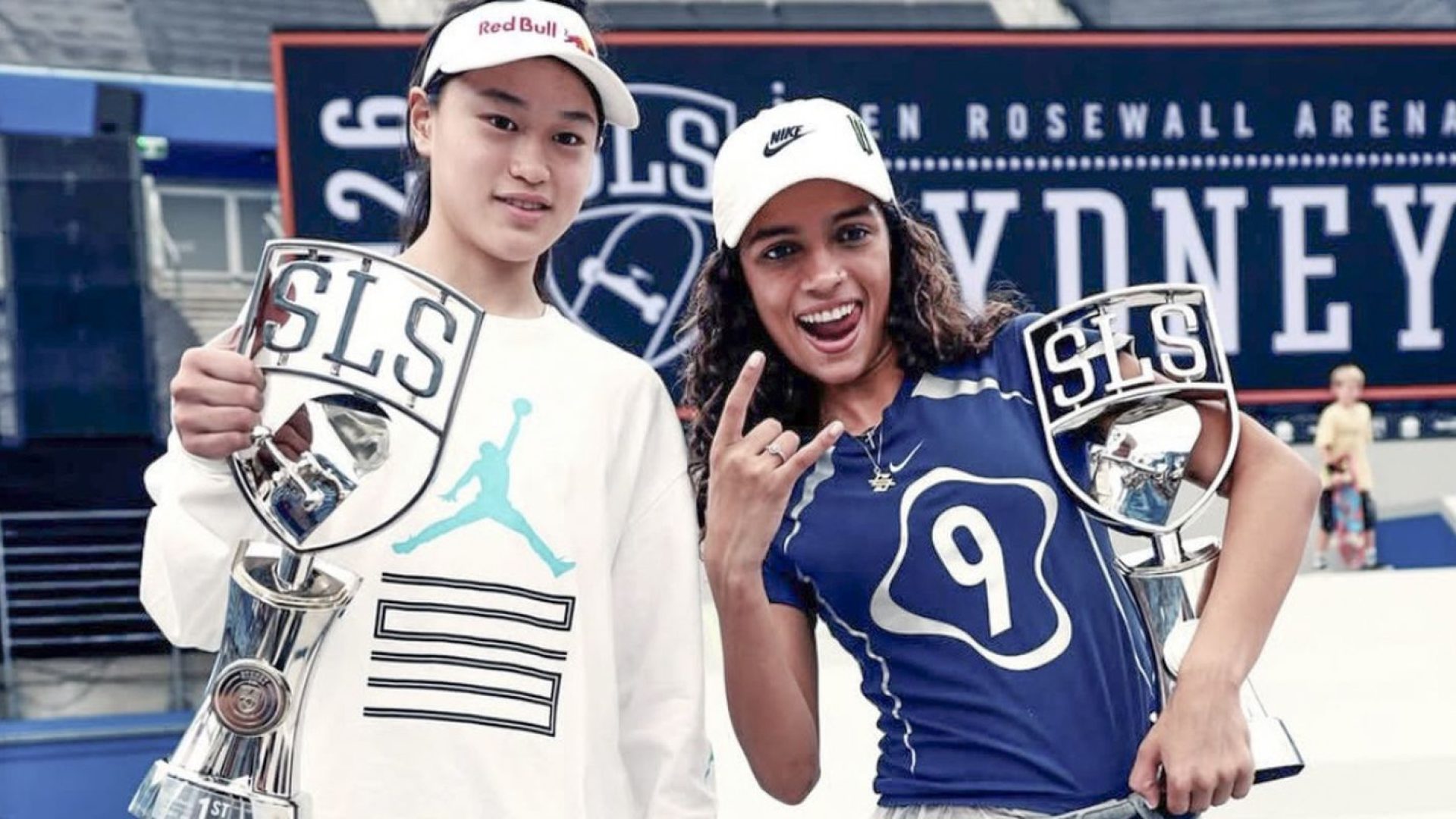 Rayssa Leal vence primeira etapa do circuito mundial de skate