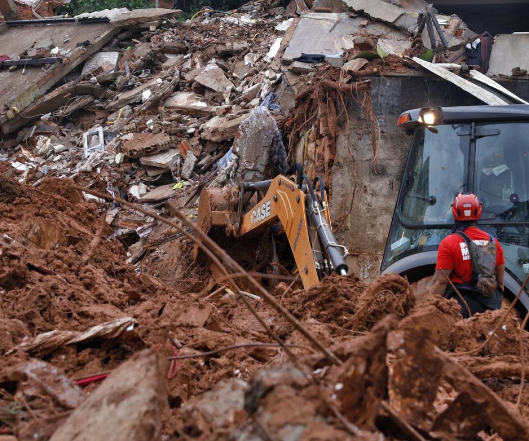 Número de mortos com as chuvas chega a 30 em Minas Gerais