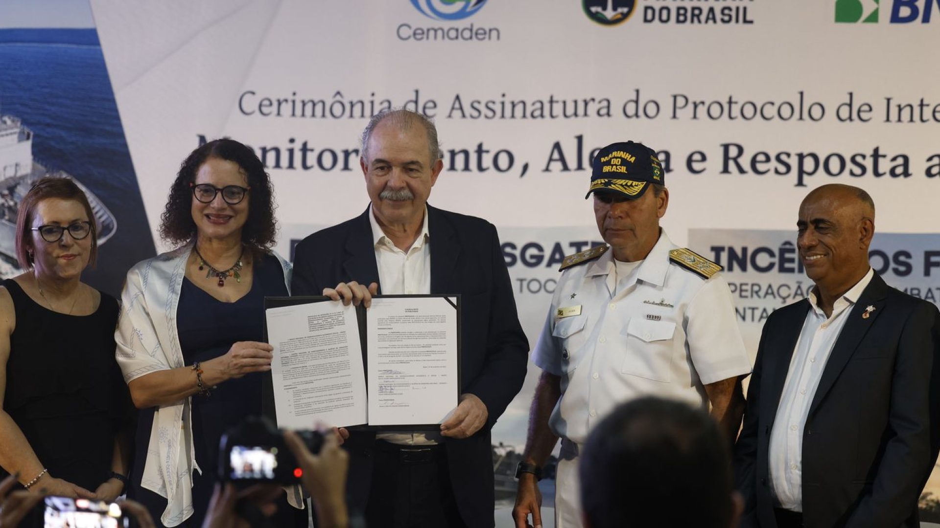 BNDES, Marinha e Cemaden fecham acordo para resposta a desastres