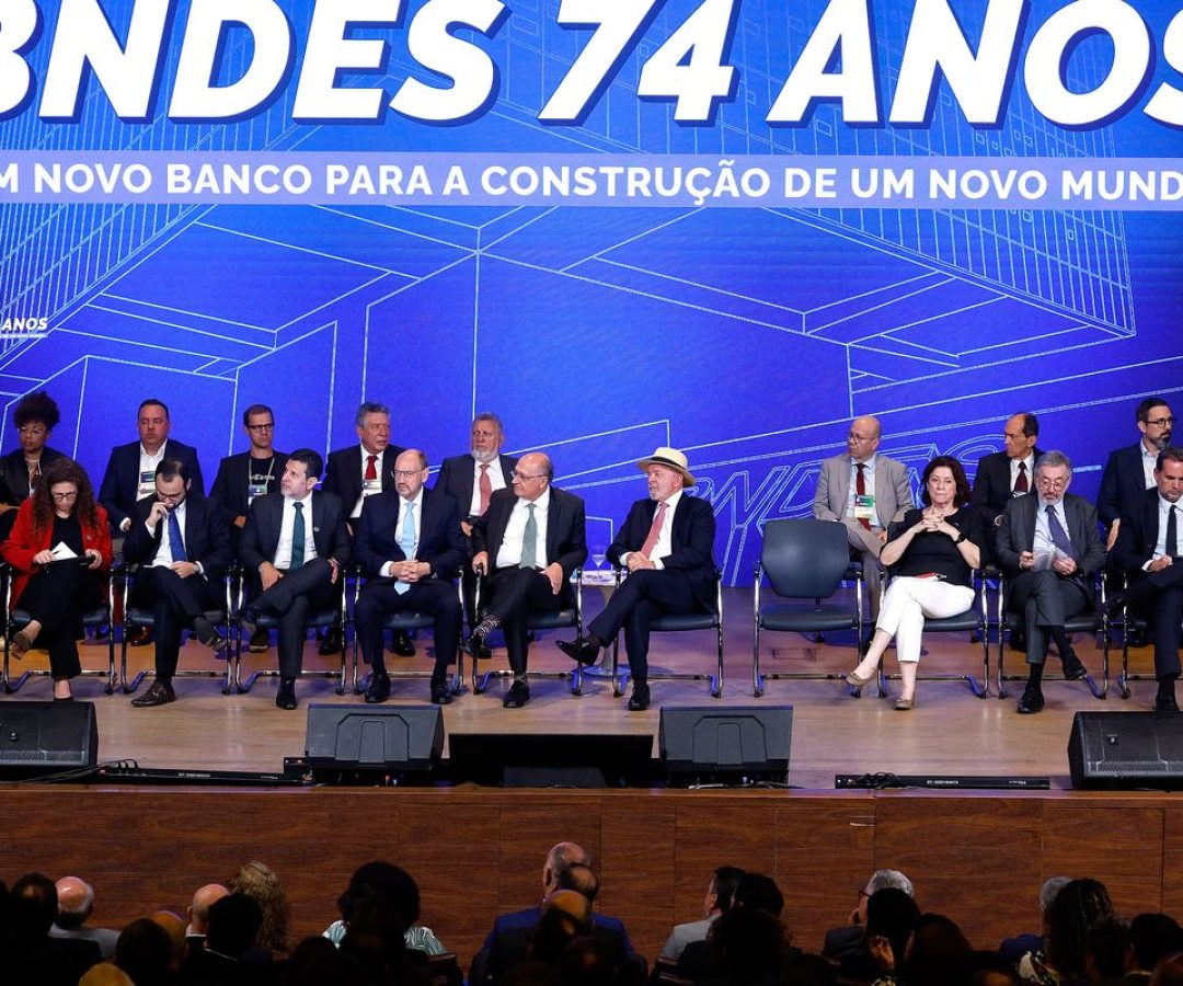 Confiança dos técnicos impulsiona bons resultados do BNDES, diz Lula