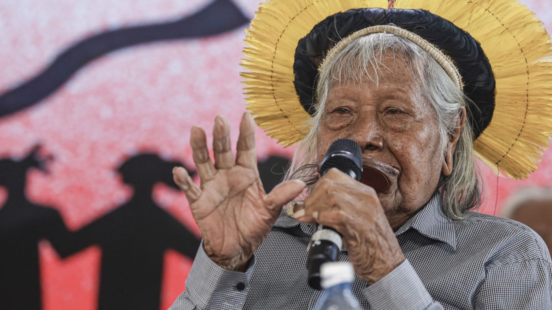 Ao encerrar Cúpula dos Povos, Cacique Raoni pede que luta continue