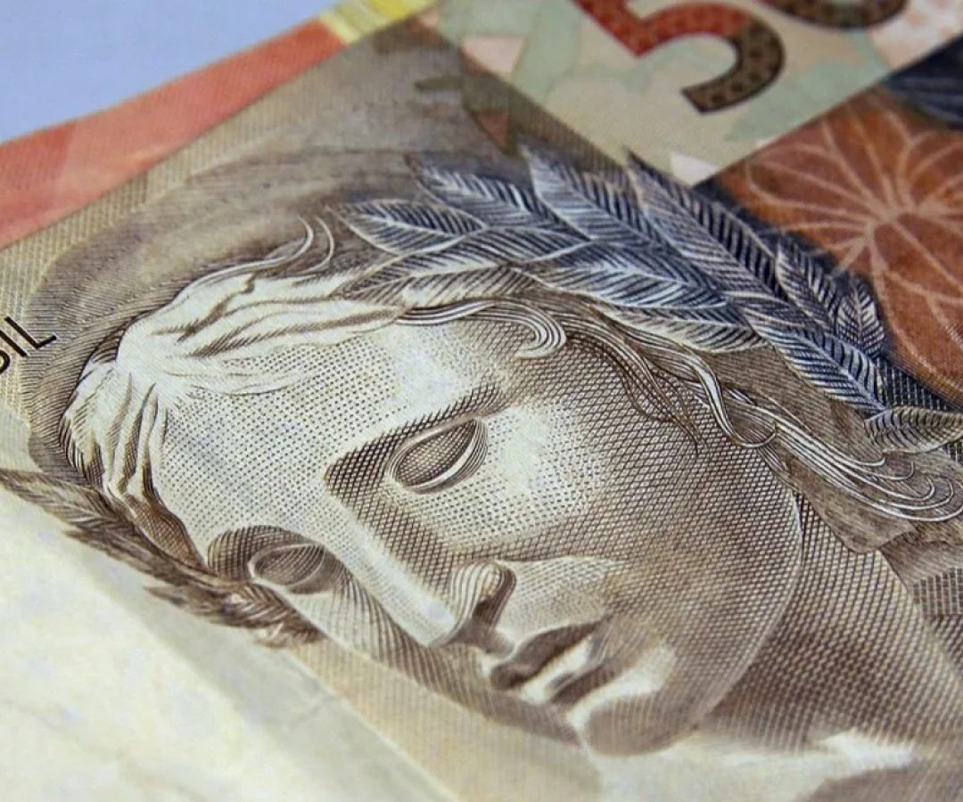 Renda fixa Por categoria, os fundos de renda fixa tiveram novos aportes pelo segundo mês consecutivo e registraram captação líquida de R$ 35,43 bilhões em julho