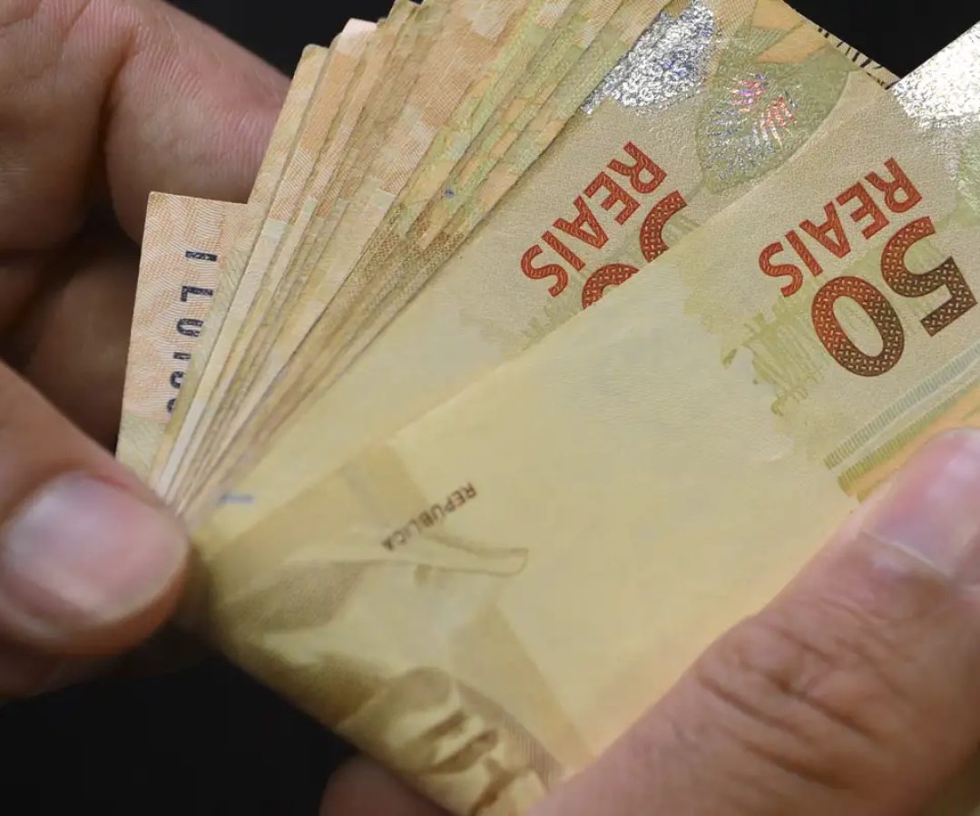 Segunda parcela do 13º salário deve ser paga até a próxima sexta-feira
