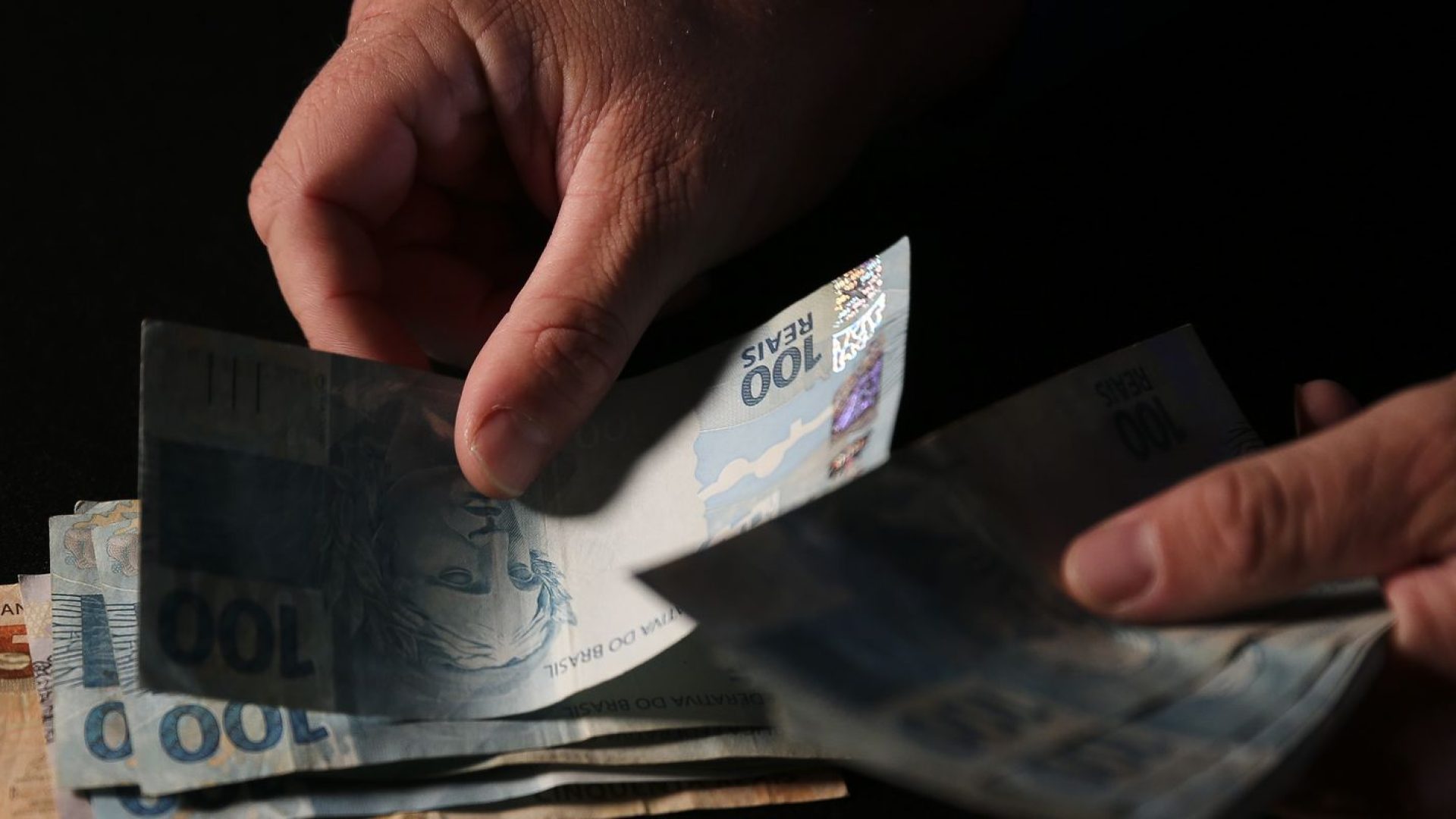 Mercado reduz previsão da inflação para 4,43% este ano