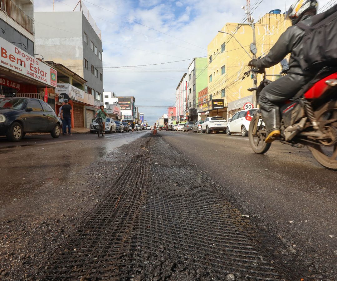 Novacap recapeia Avenida Del Lago no Itapoã com R$ 3,4 milhões