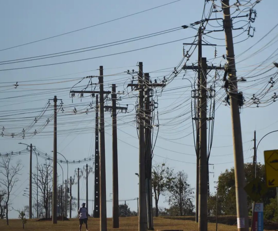 Número de acidentes com a rede elétrica cresceu no Brasil em 2025