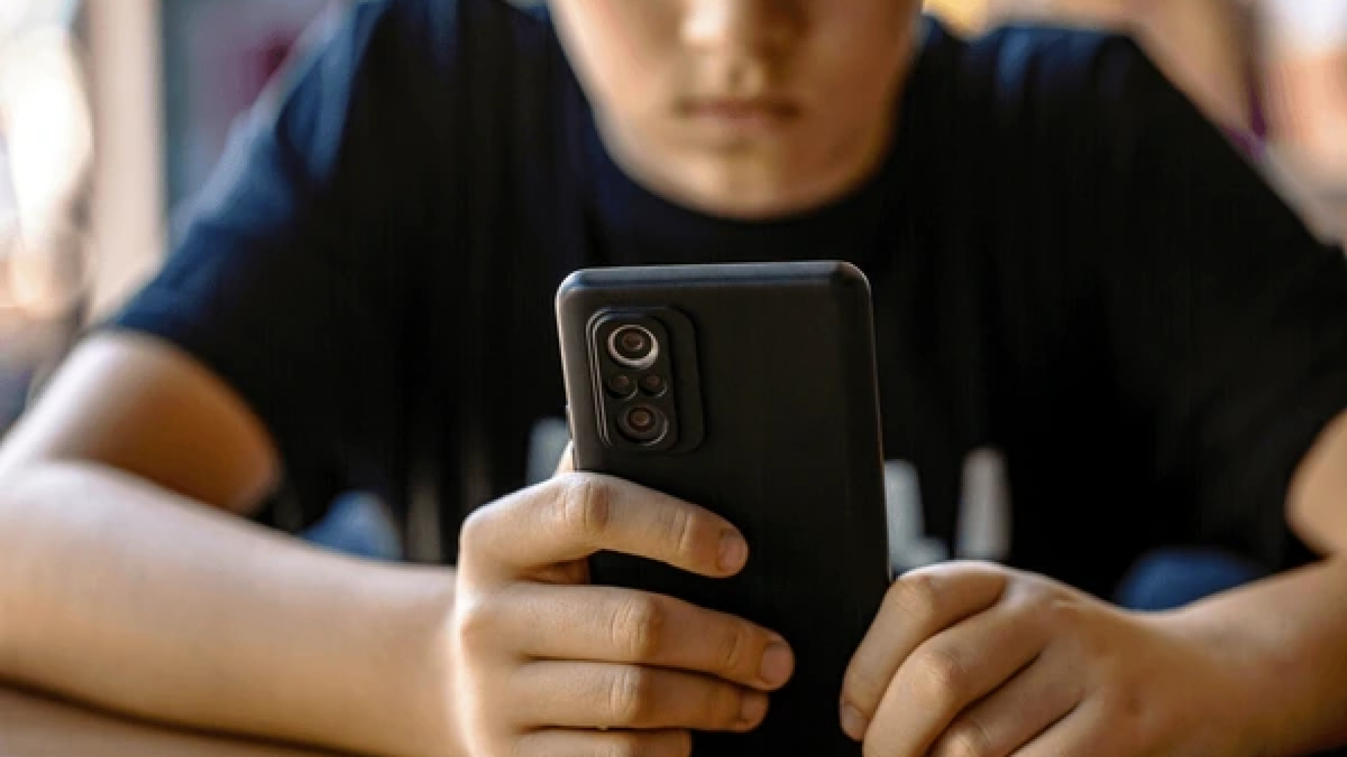 redes sociais menores de 16