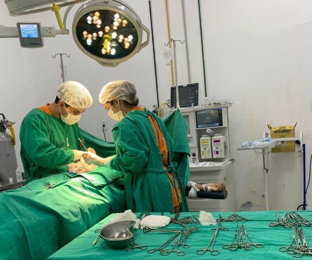 Projetos reajustam bolsa de médicos residentes — Senado Notícias