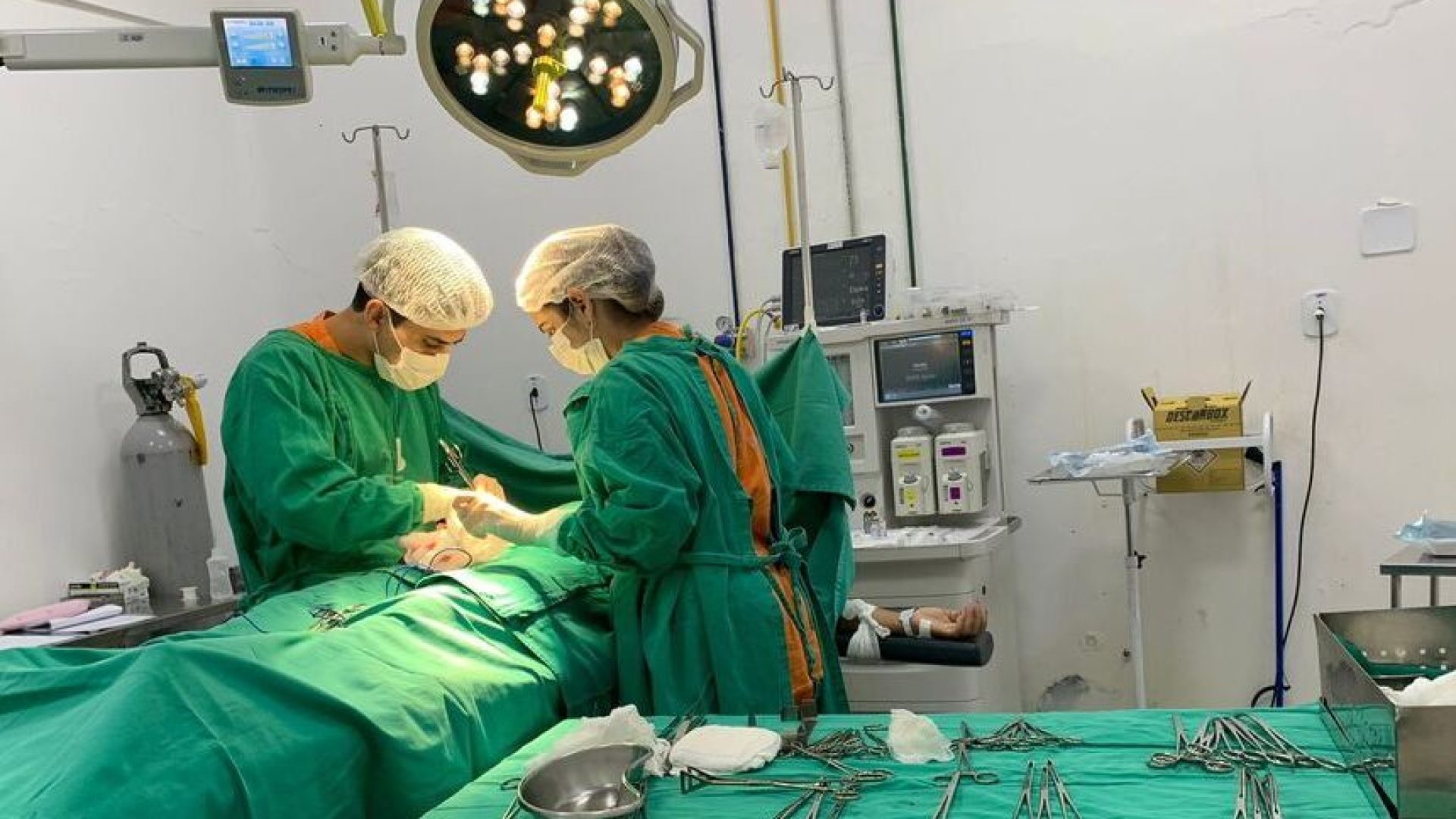 Projetos reajustam bolsa de médicos residentes — Senado Notícias