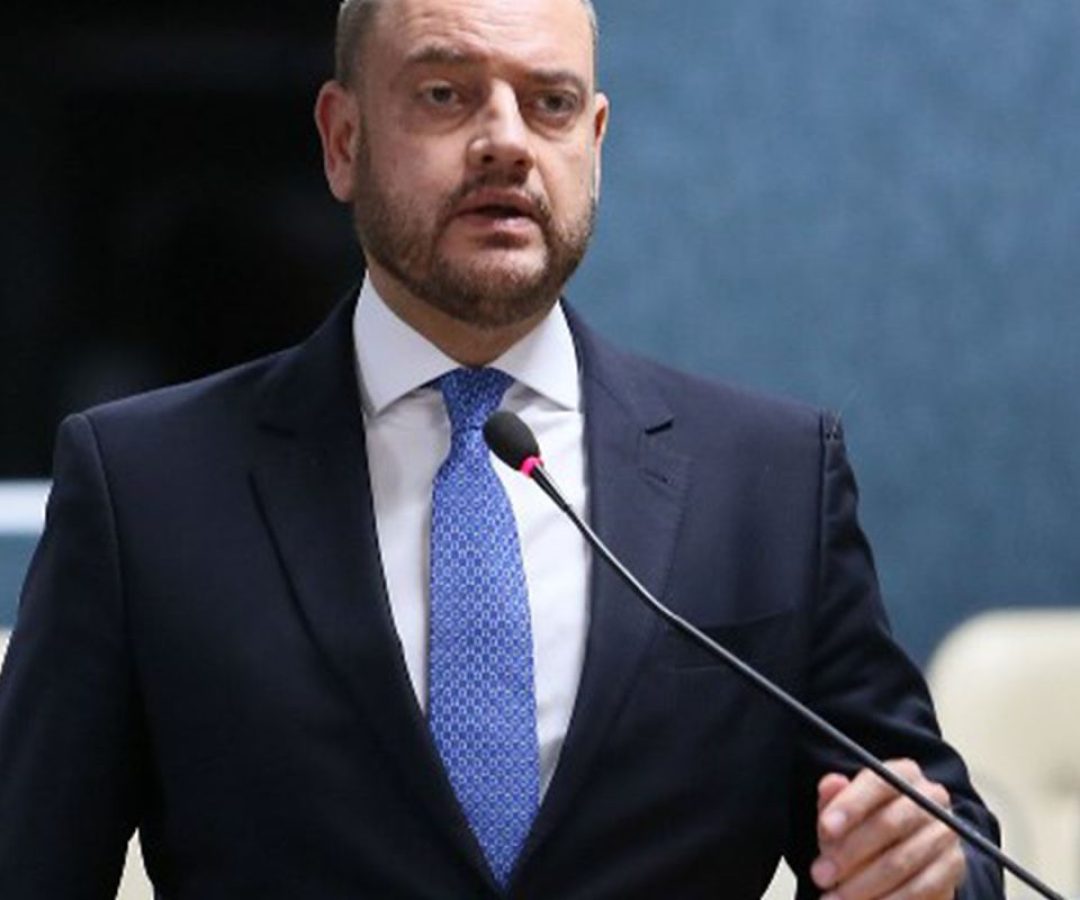 Governador em exercício do Rio troca comando de secretarias