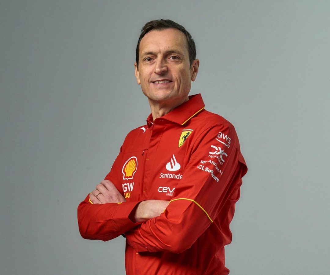 Engenheiro de Hamilton deixa cargo na Ferrari