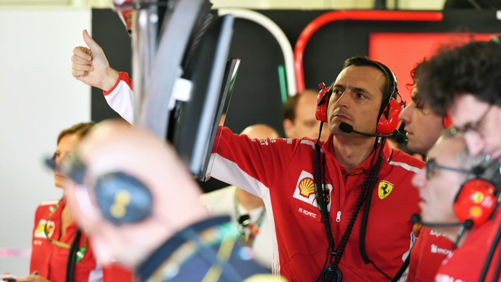 Hamilton deve manter Adami como engenheiro na Ferrari em 2026