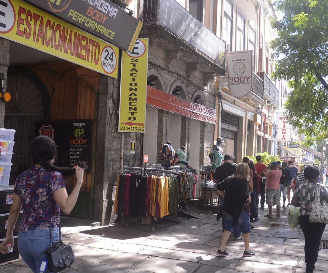 Vendas no comércio varejista fecham 2025 com alta de 1,6%