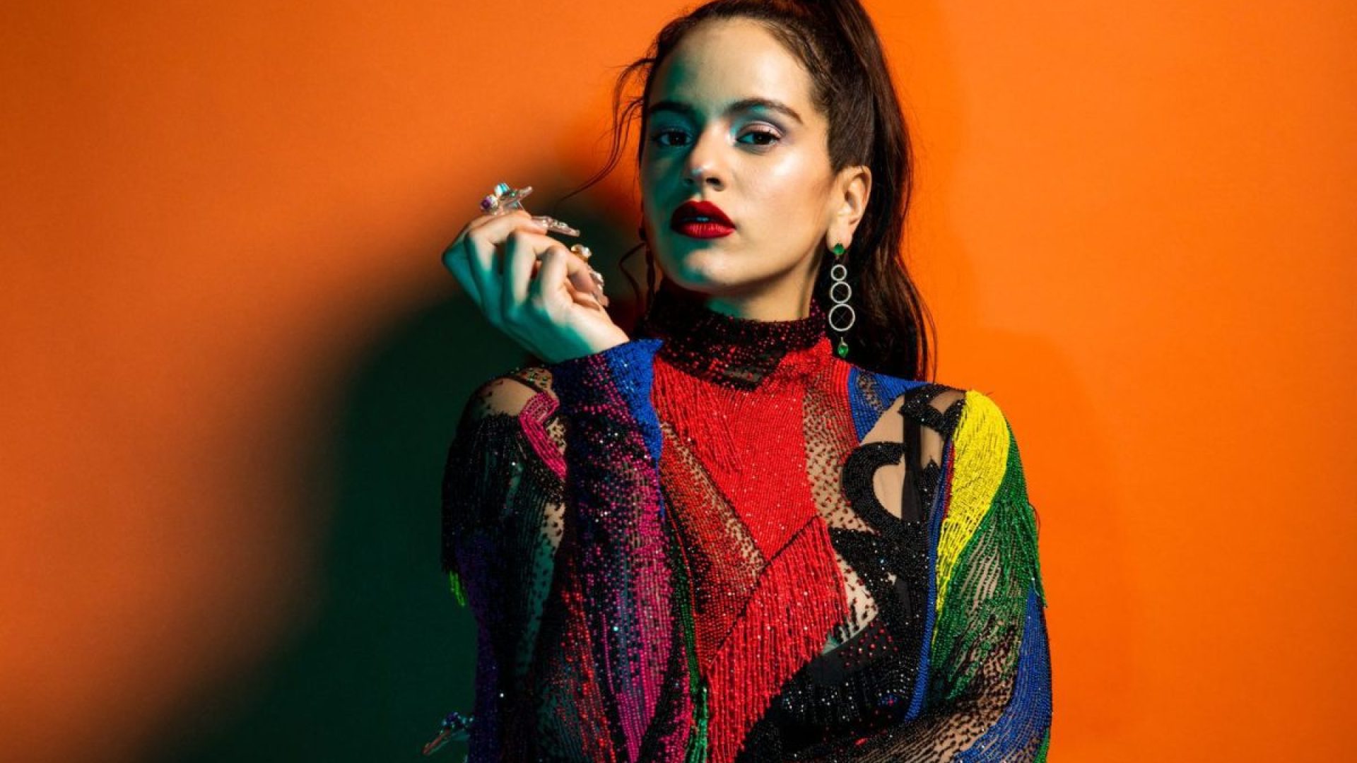 Rosalía retorna com caos orquestral em ‘Berghain’, seu novo single