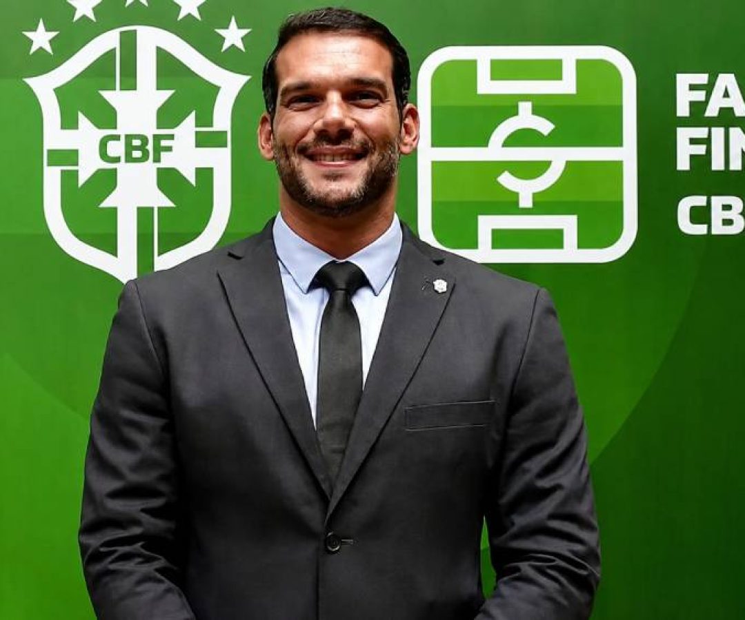 Samir Xaud descobre a maldição da CBF: quando o presidente vira alvo