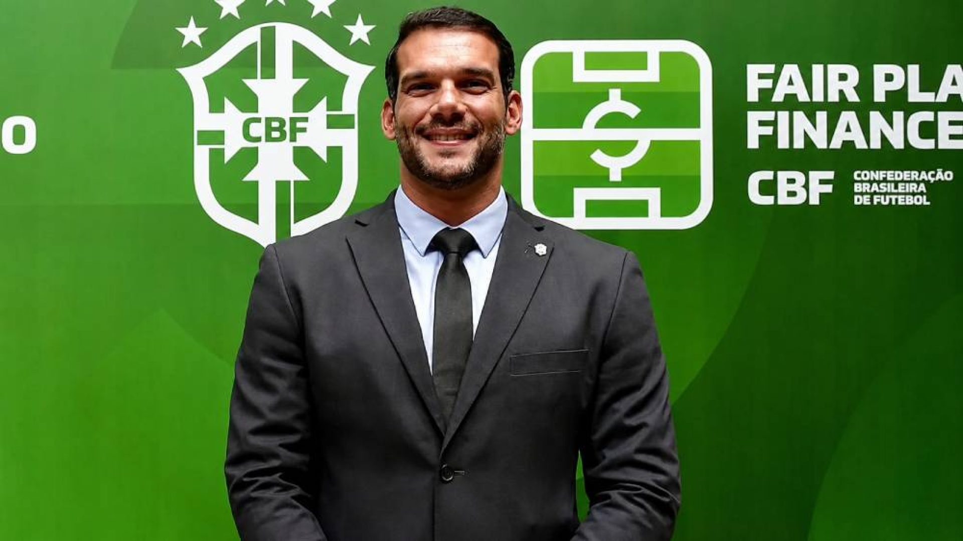 Samir Xaud descobre a maldição da CBF: quando o presidente vira alvo
