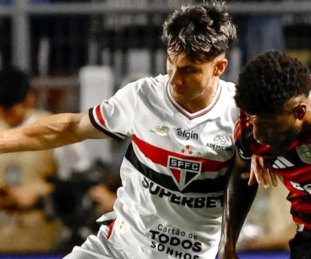 São Paulo fraqueja, reage com mudanças de Crespo e expulsão para empatar com Flamengo