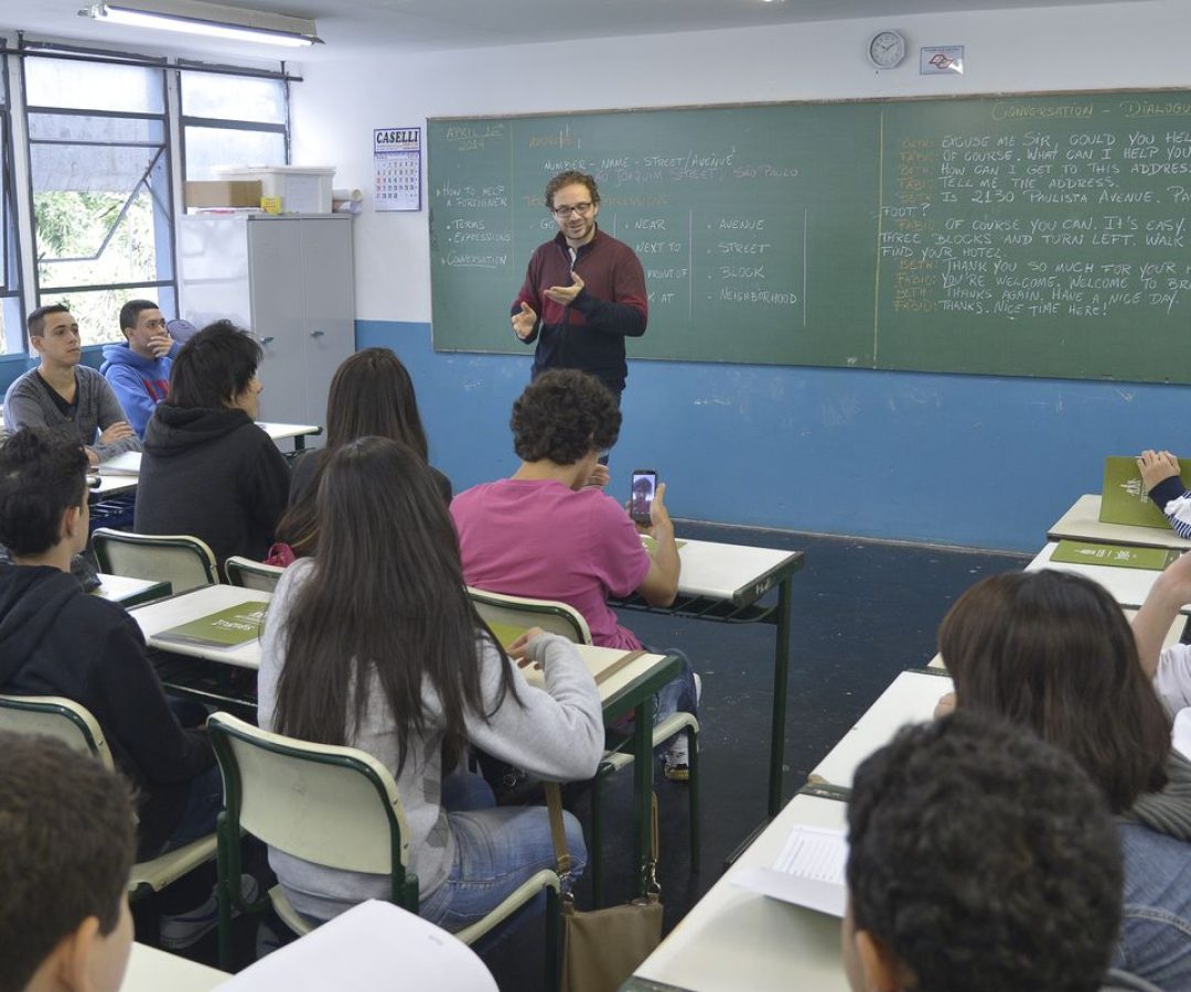 Piso do magistério tem reajuste de 5,4% e vai a R$ 5,1 mil em 2026