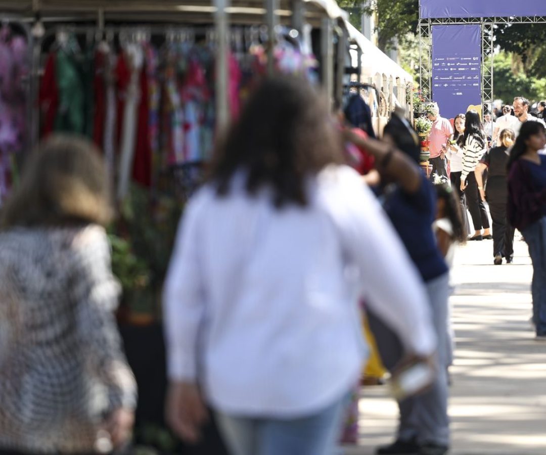 Desemprego no trimestre cai para menor taxa da série histórica
