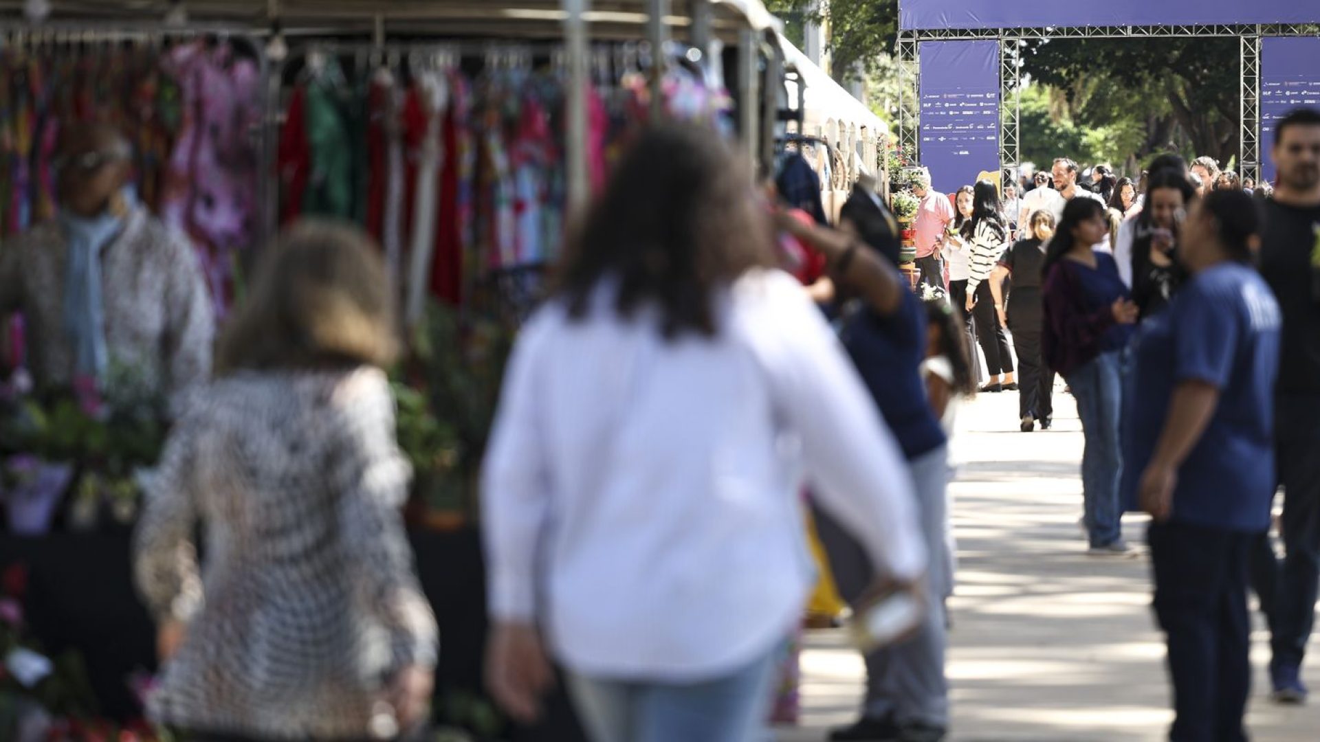 Desemprego no trimestre cai para menor taxa da série histórica